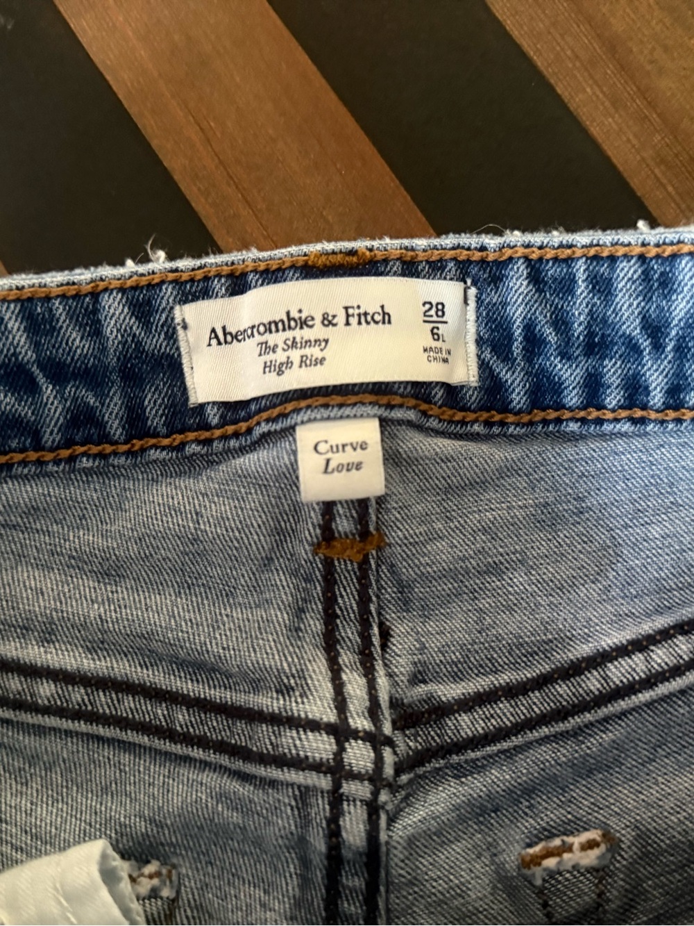 Abercrombie & Fitch Women’s Curve Love Skinny High Rise Jeans - Picture 7 of 10